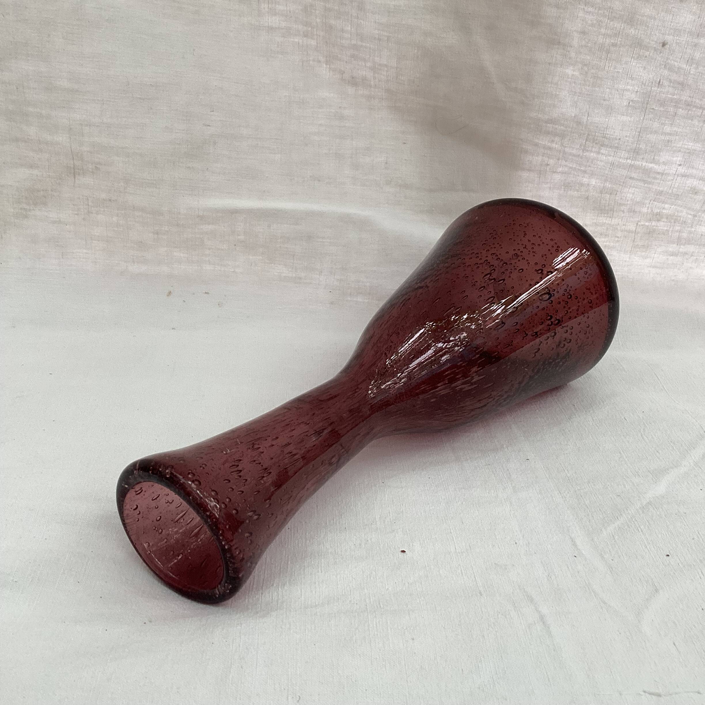 Mouth-blown glass vase Dimension: height -28 cm- diameter low-11cm-