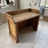 Trading counter central island pine
