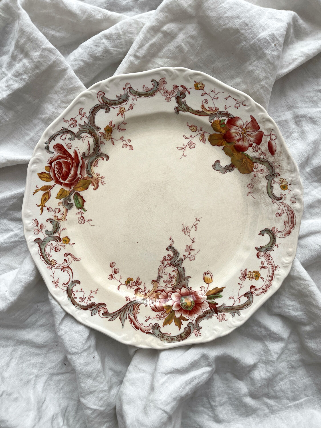 2 polychrome ironstone dinner plates "Wentworth" by Emile Bourgeois