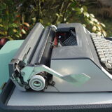 Typewriter in very good condition revised japy inter with his satchel