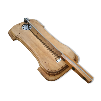 Bread slicer