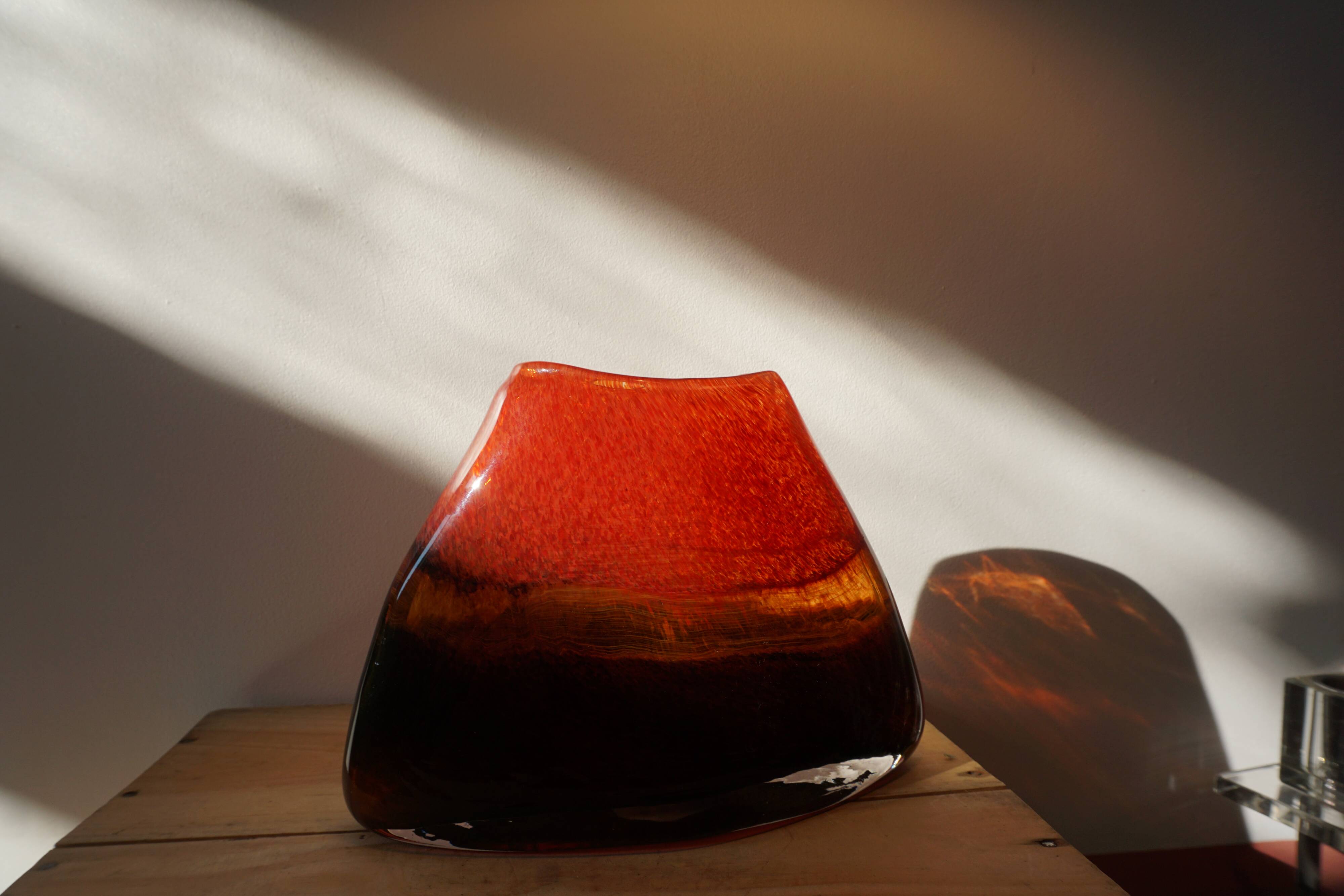 Vase contemporain en verre soufflé