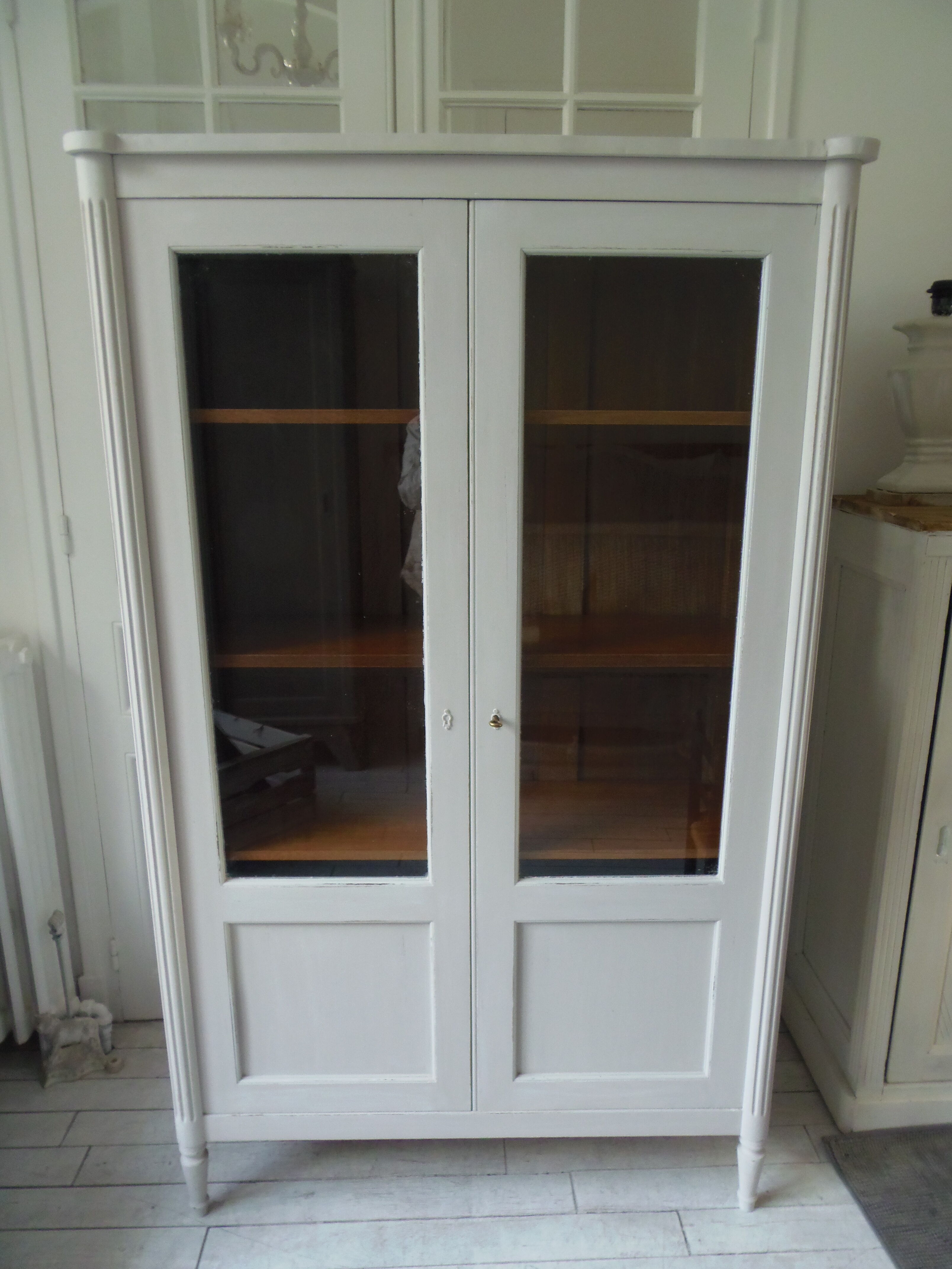 Showcase, old weathered vessel pearl gray, 2 glass doors.