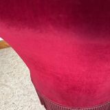 Burgundy velvet armchair – tufted – timeless charm