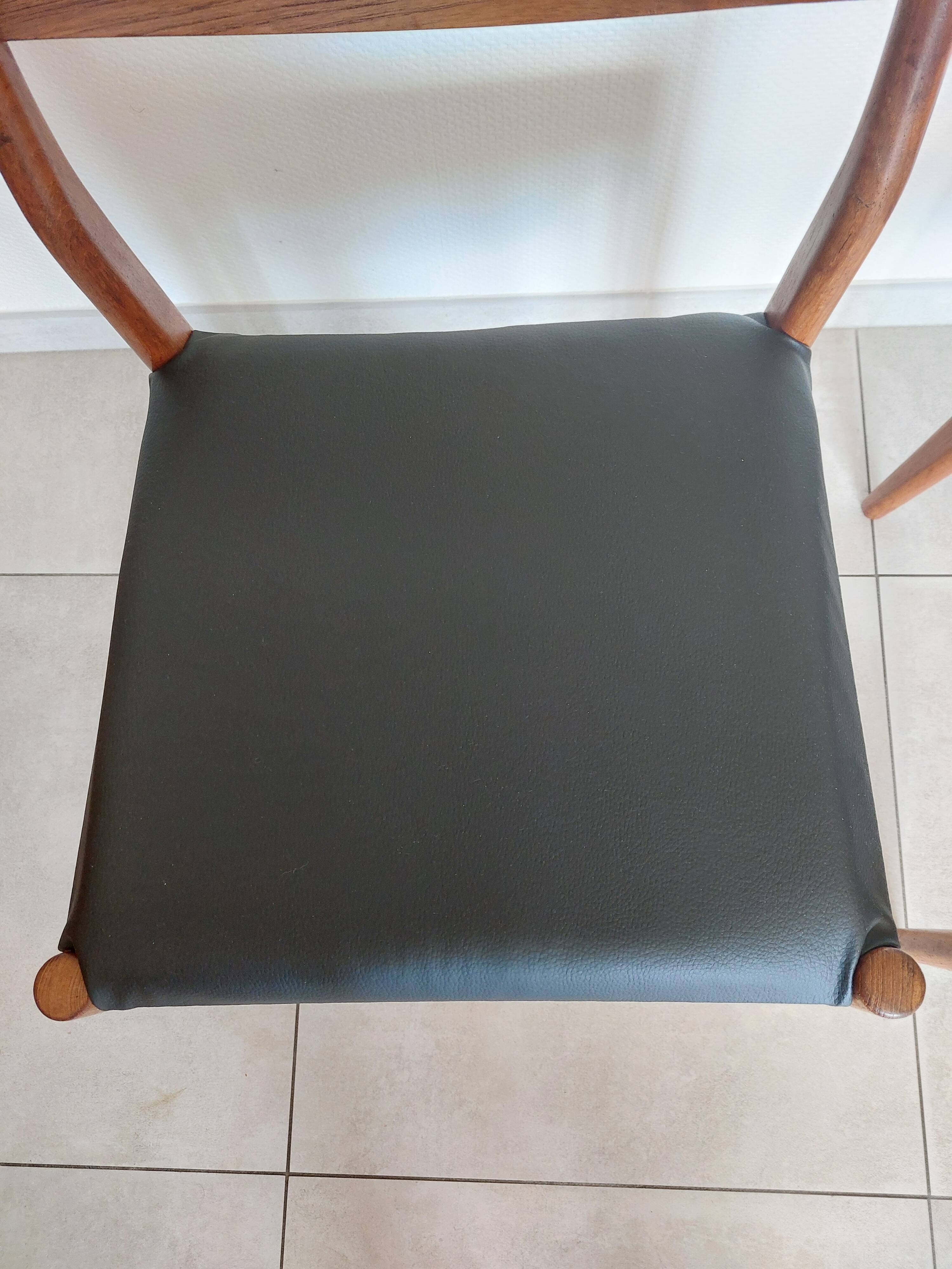 paire de chaises scandinaves style Fristho Franeker, assises rénovées