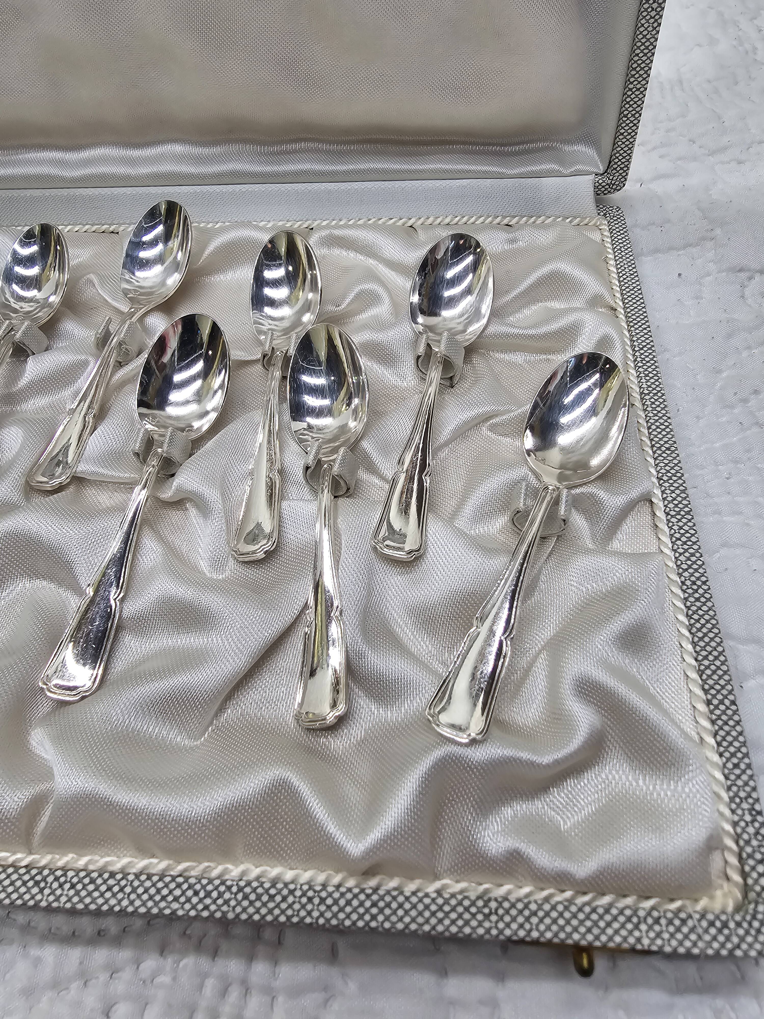 Silver-plated metal cutlery set of 12 teaspoons