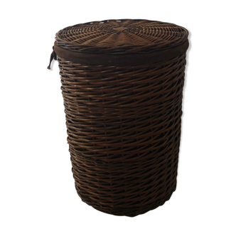 Wicker laundry basket