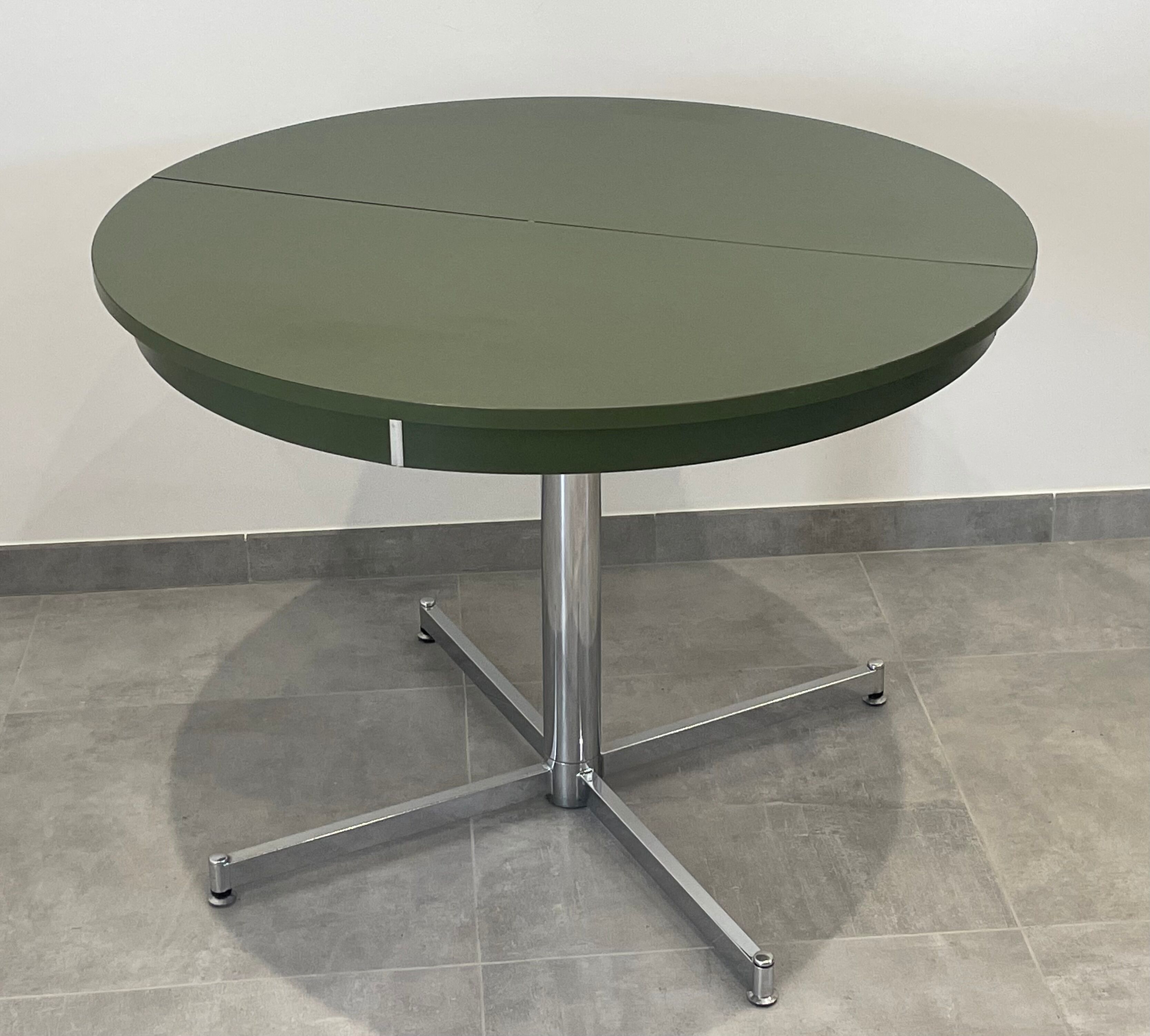 Extendable round table, foot chrome year 70