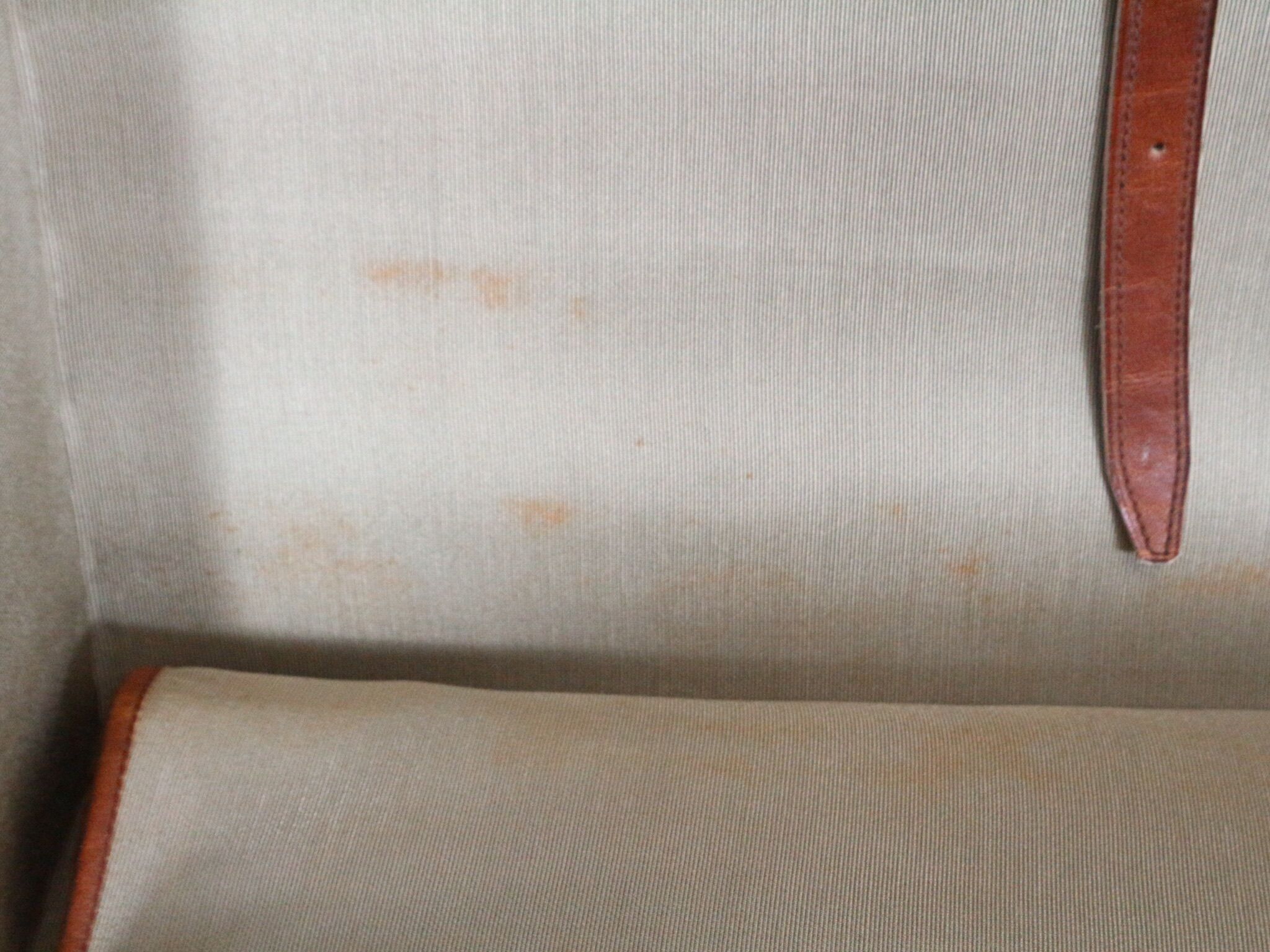 Set three vintage leather suitcases