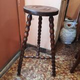 Tripod bar stool