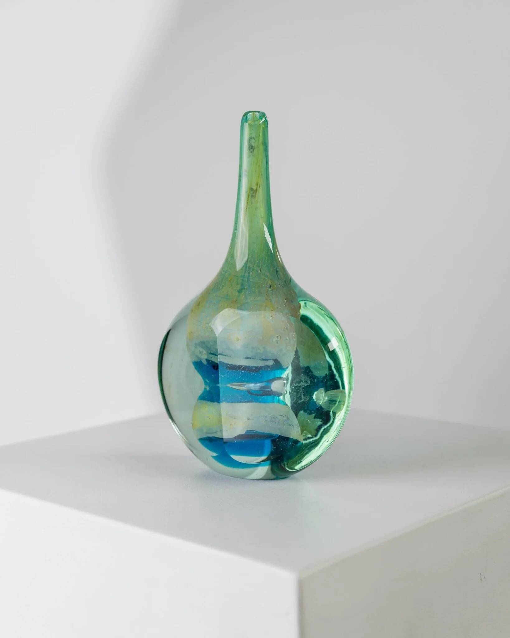 Vase lollipop vintage mdina en verre de murano soufflé à la main bleu-vert par michael harris, décor de table des années 1970.