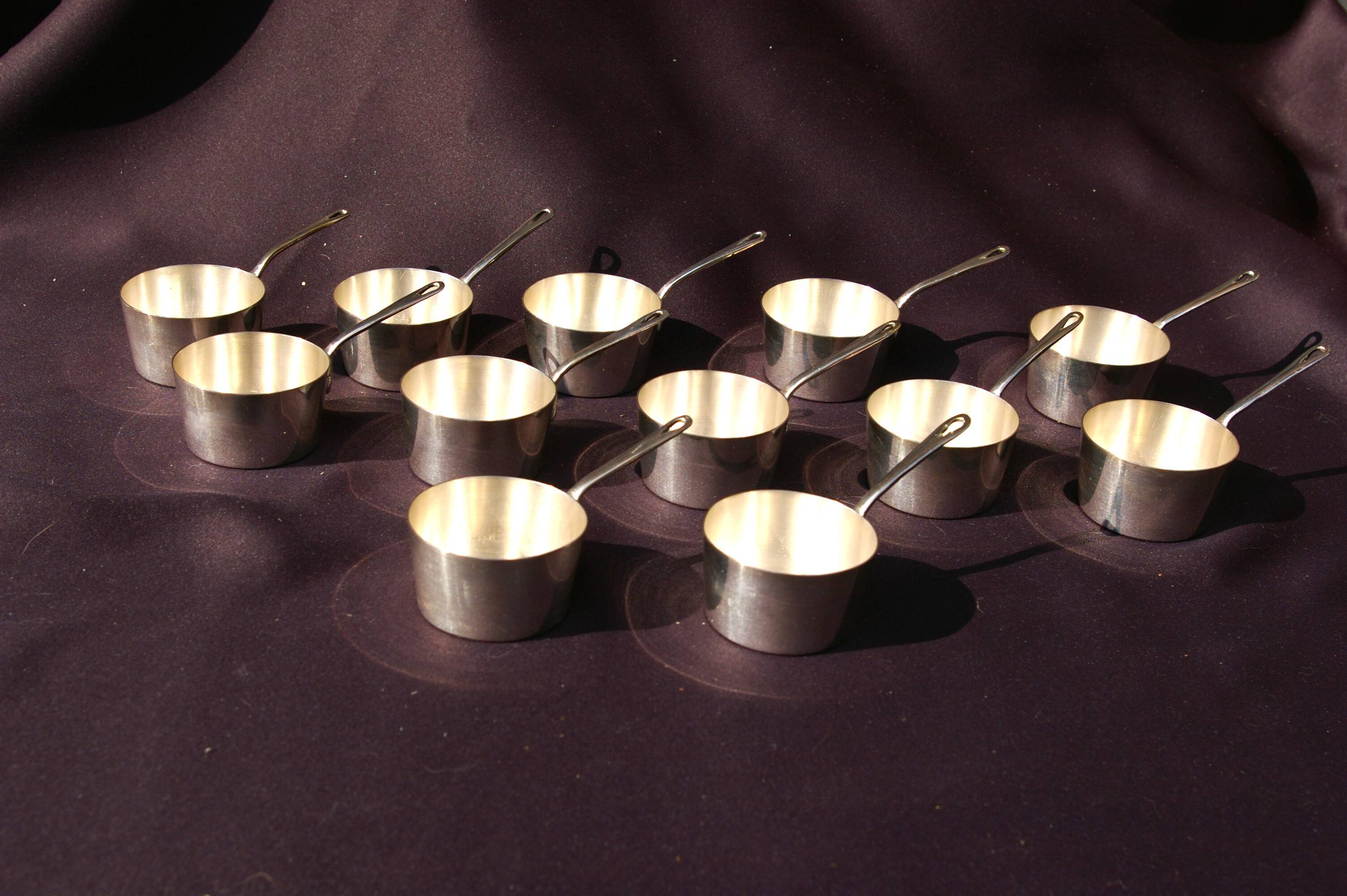 12 mini pans in silver metal
