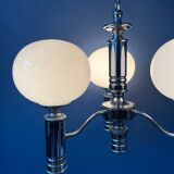 Lustre en verre opalin blanc du milieu du siècle avec cadre chromé