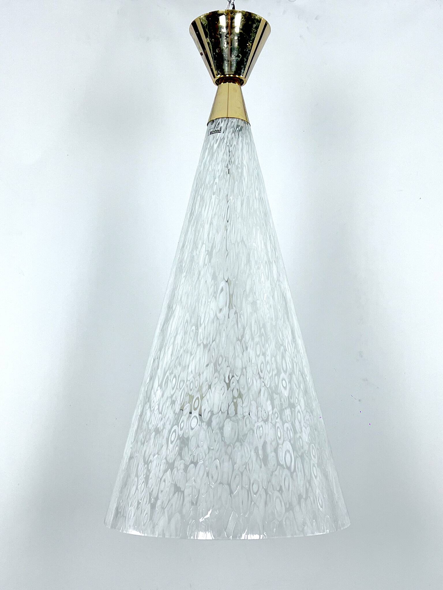 Lustre rare et imposant en verre de Murano et laiton, signé Esperia, par Angelo Brotto. Italie.
