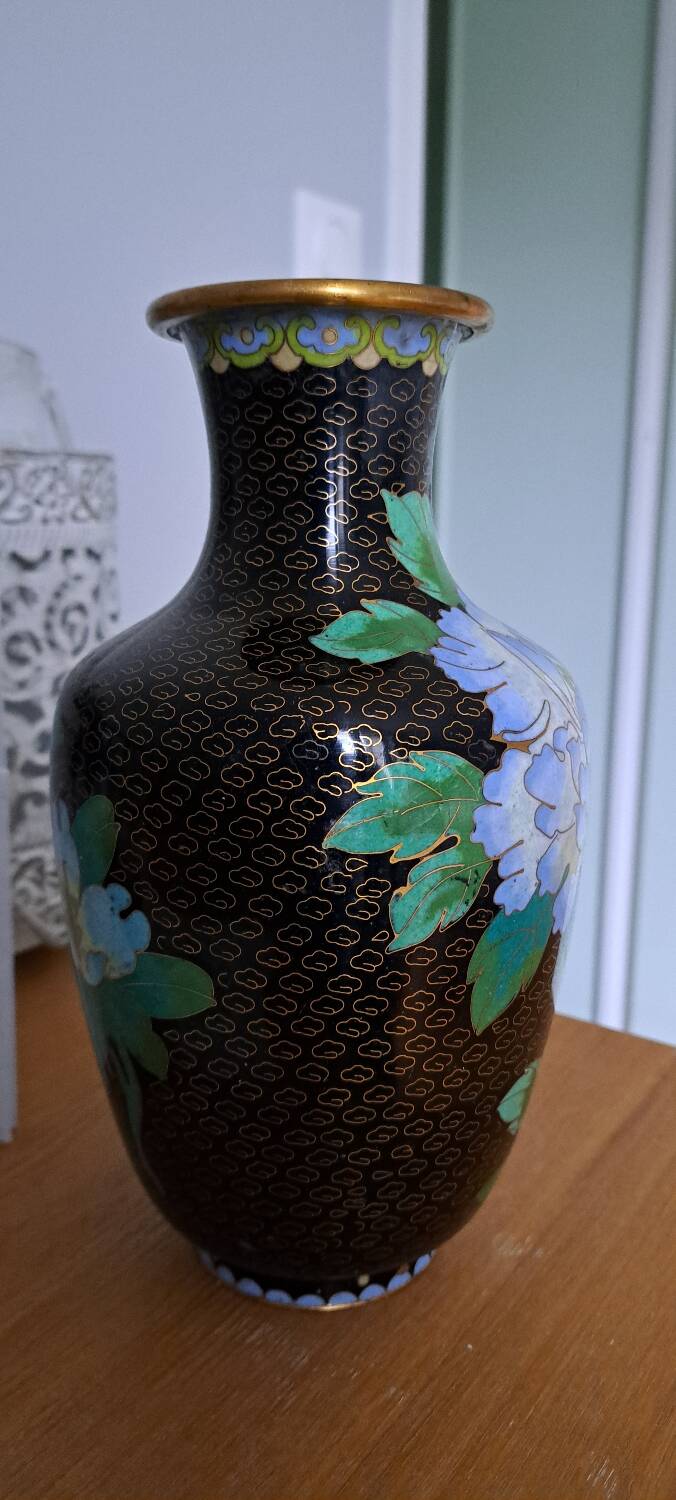 Chinese cloisonné vase