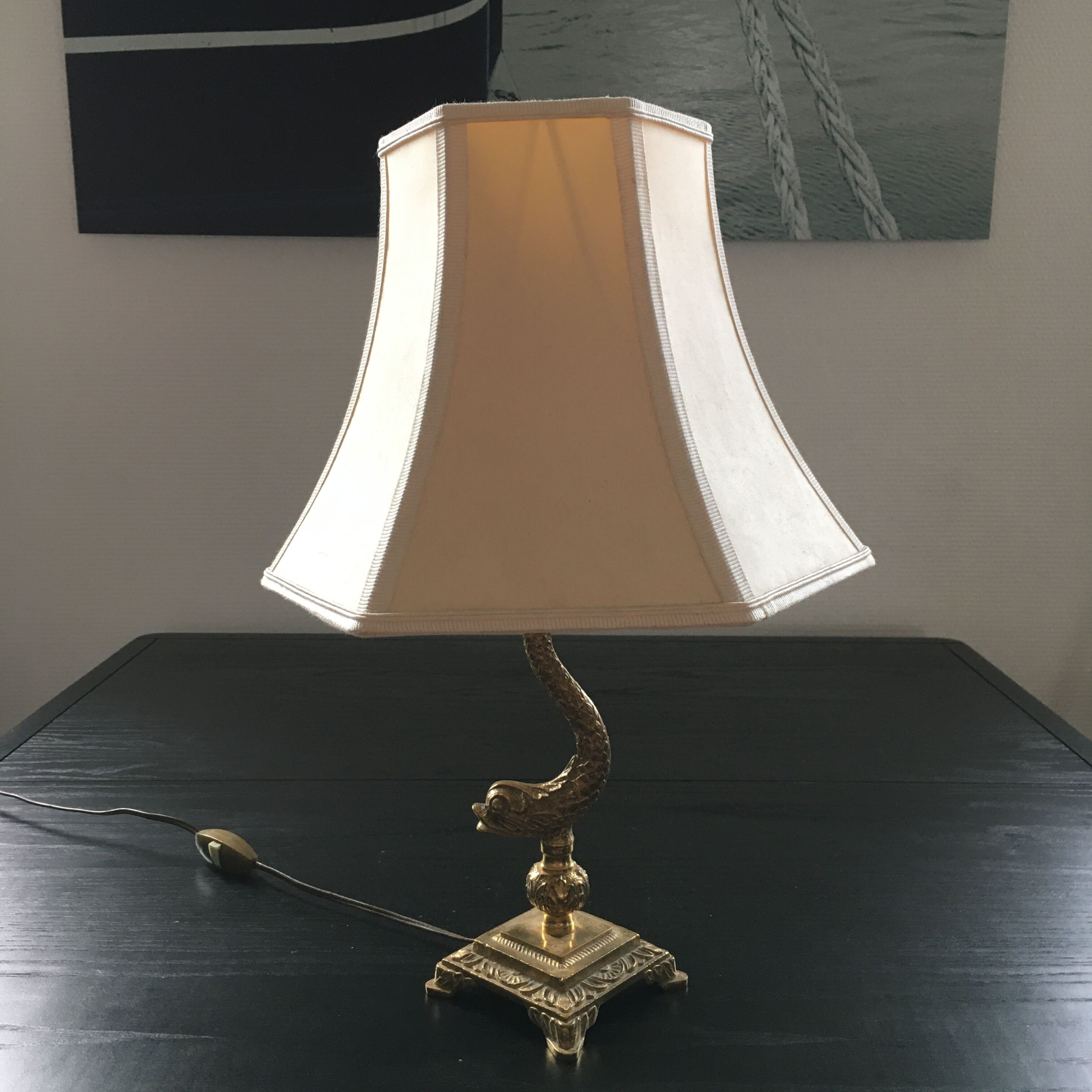 Golden bronze fish lamp