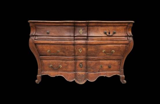 Louis XV chest of drawers