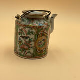Théière en porcelaine de Chine Canton XIX°
