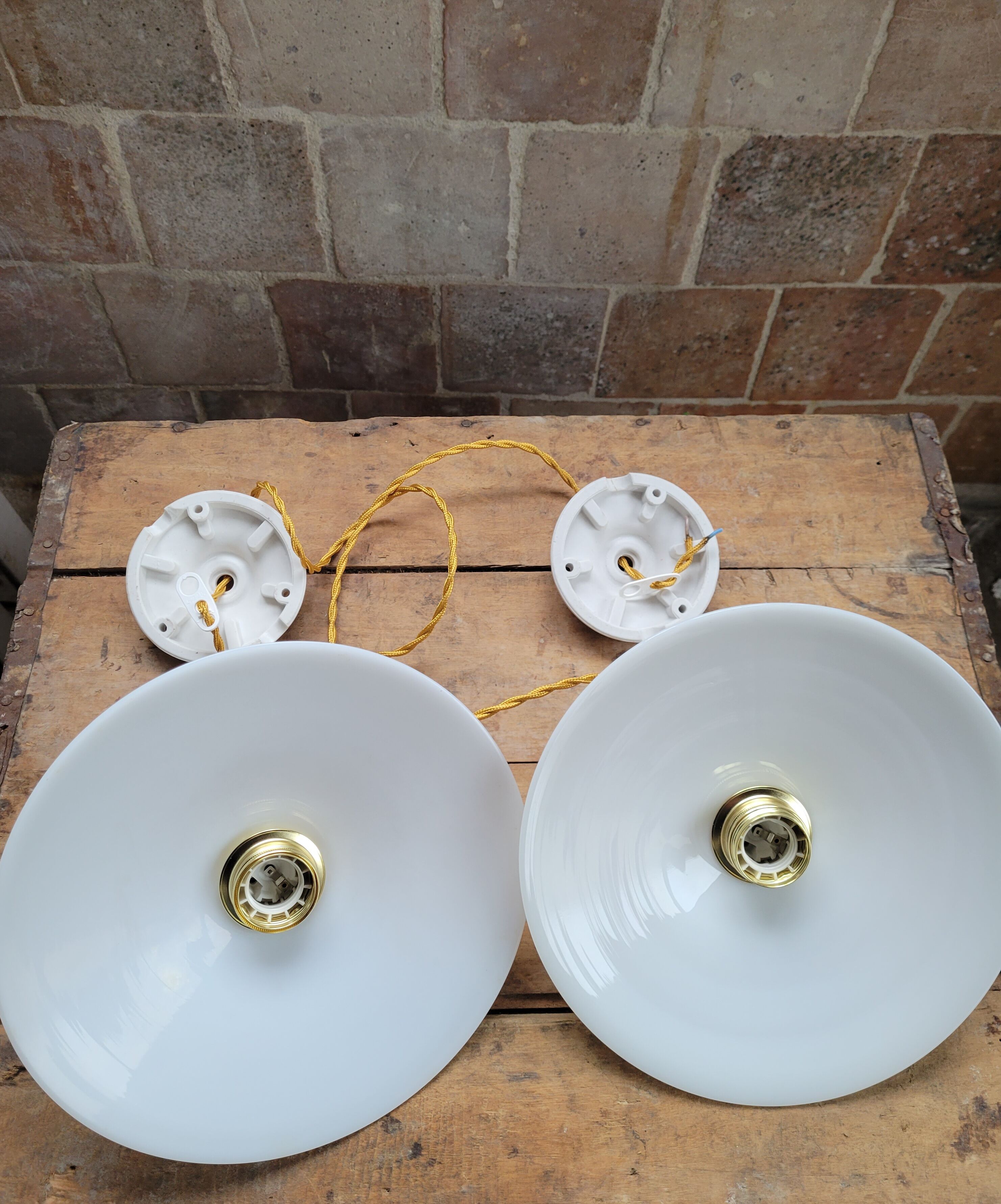 Duo de suspensions en opaline blanche