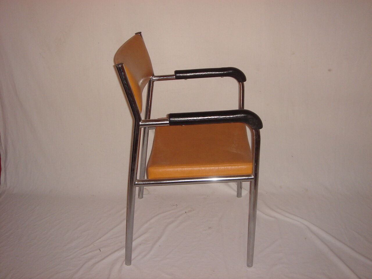 Chair with armrests of 1970/80, chrome & orange leatherette