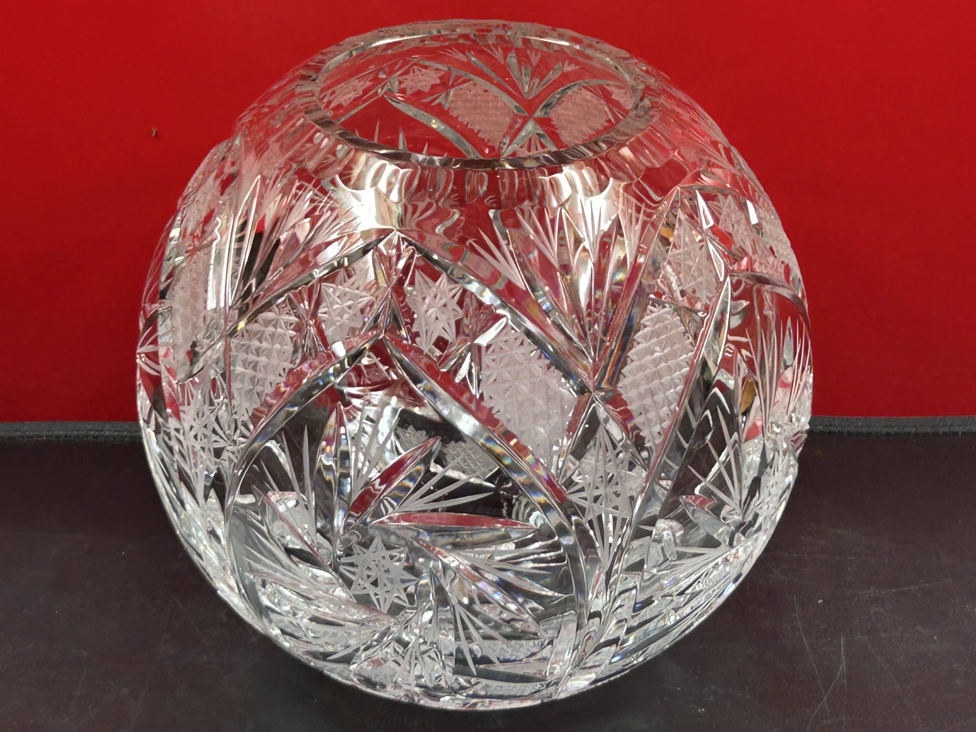18cm cut crystal ball vase