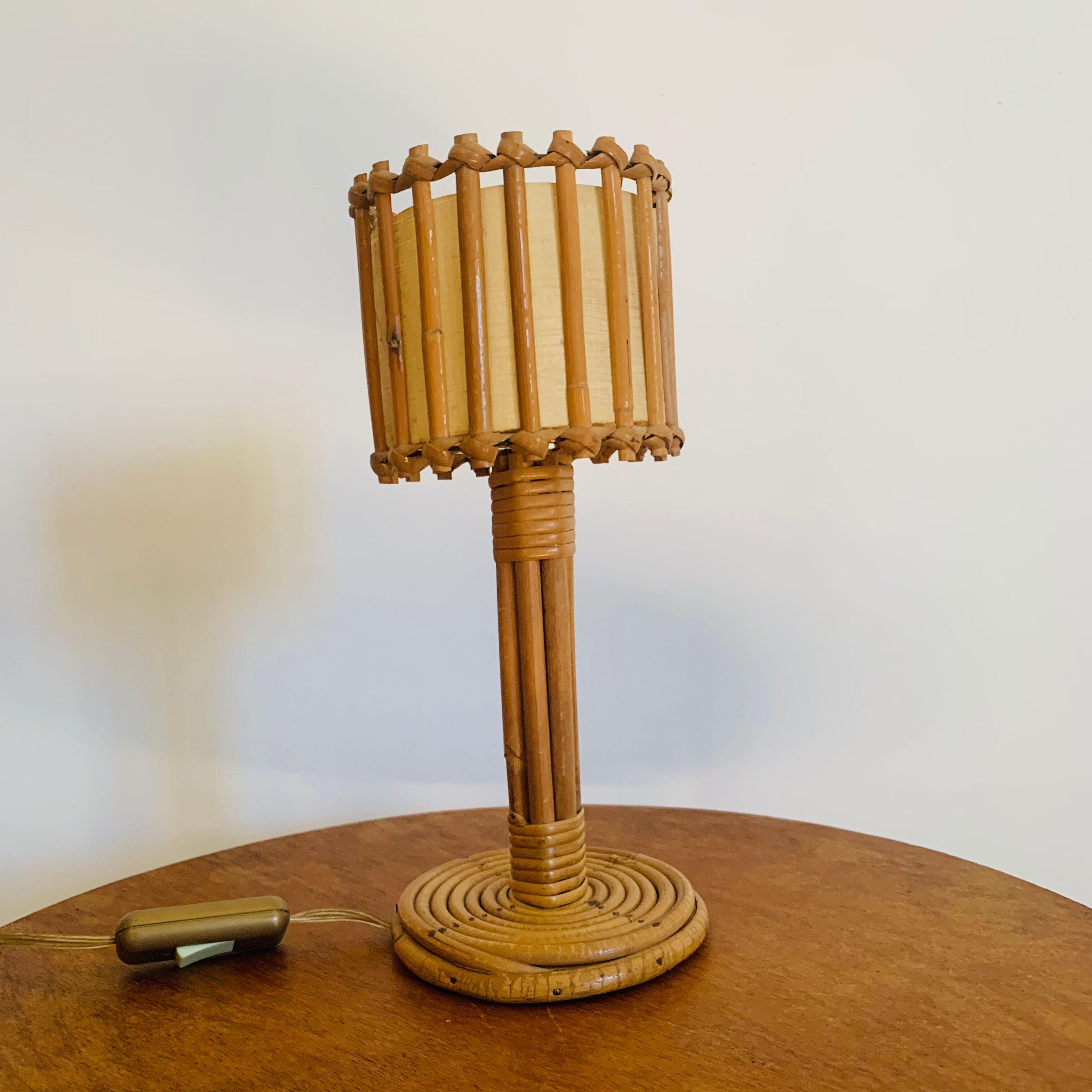 Petite lampe en rotin