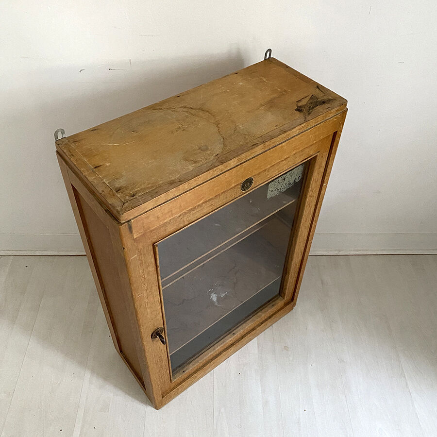 50 vintage school showcase