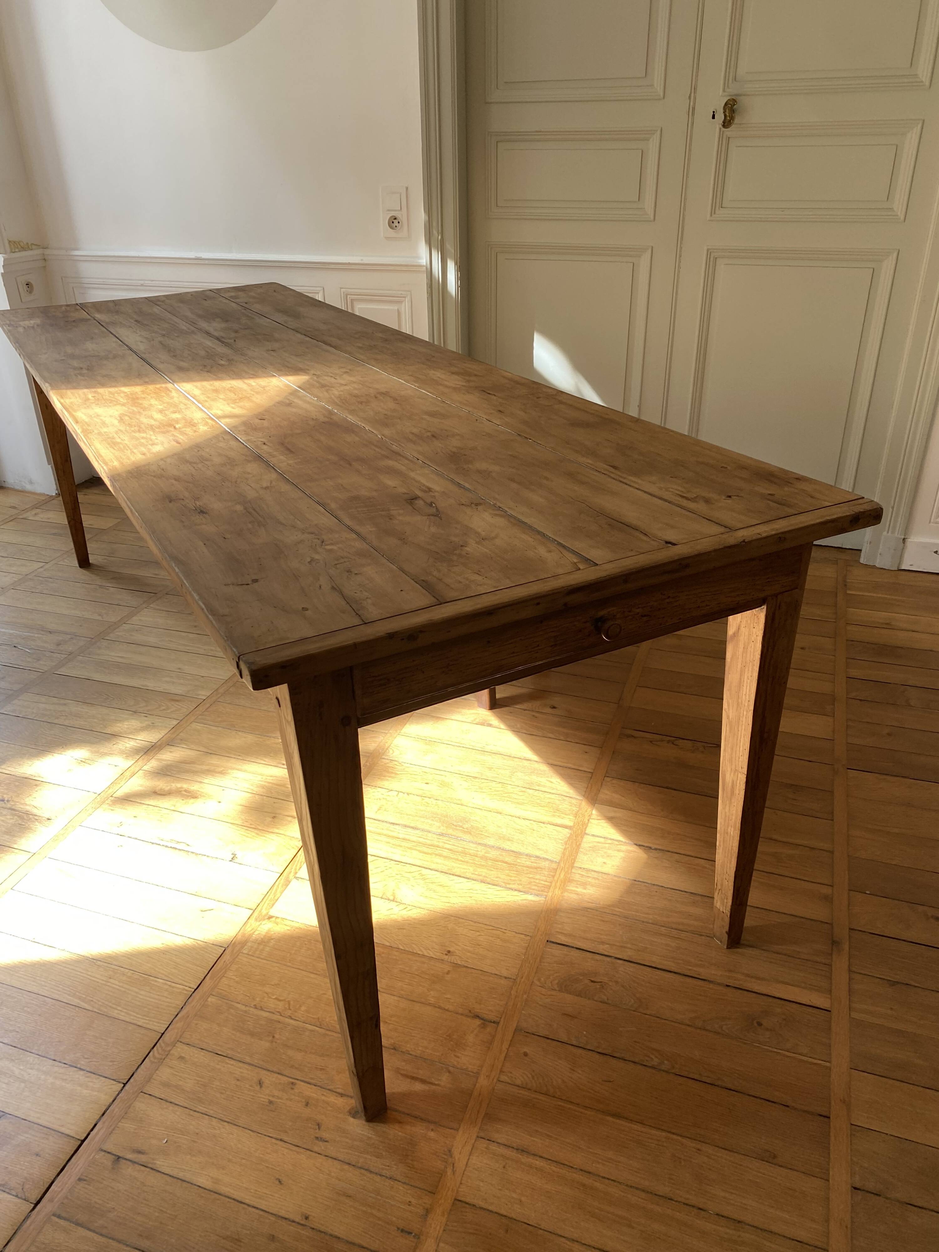 Farm table for 10/12 people.