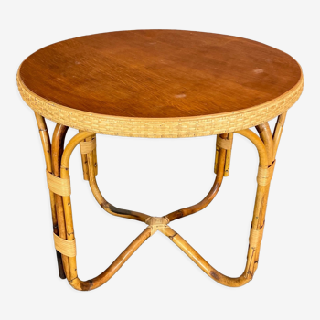 Round rattan and wood side table