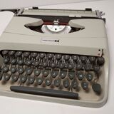 Underwood 18 typewriter