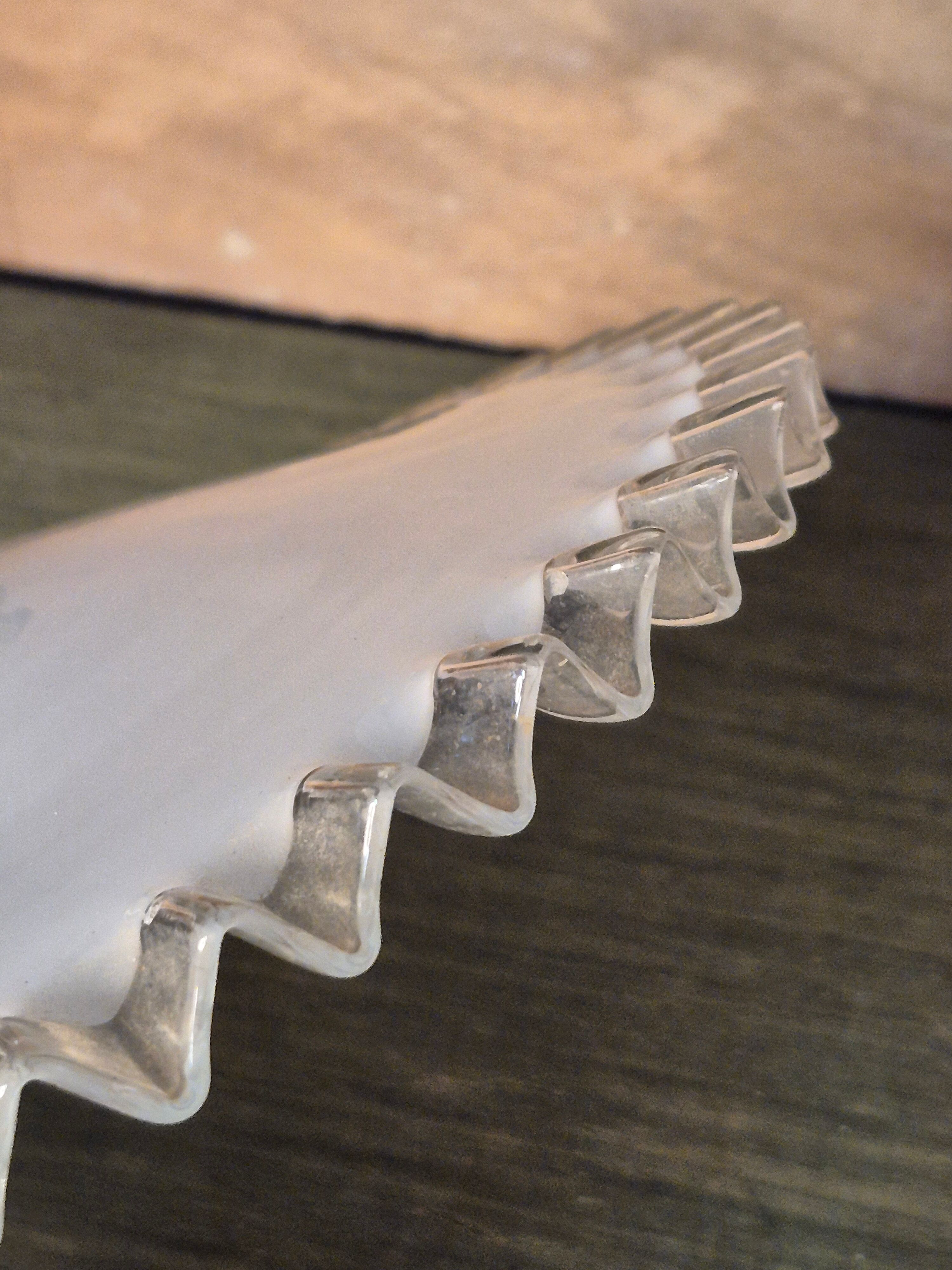 Opaline suspensions