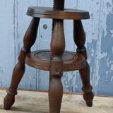 Tripod screw stool