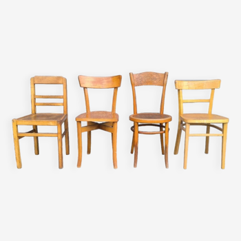 Set de quatre chaises bistrot dépareillées