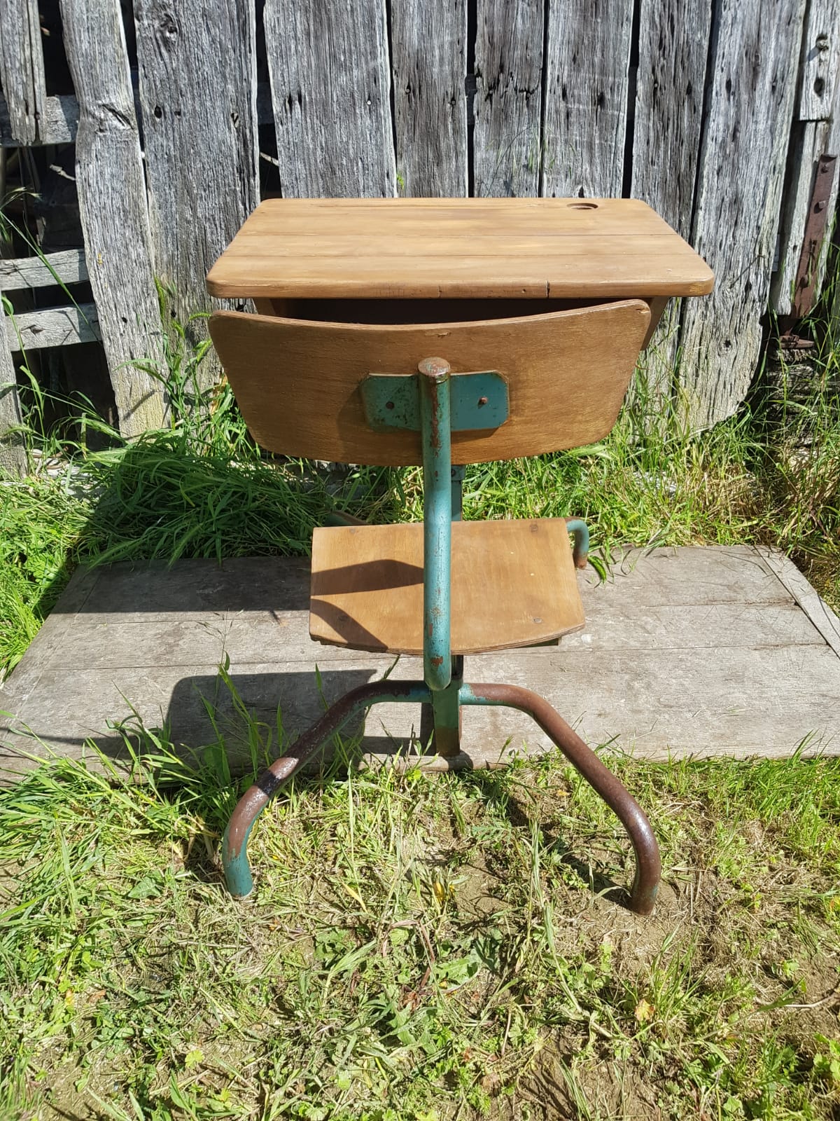 Former office children's scalable desk