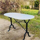 Godin bistro table in white marble and cast iron base made in france