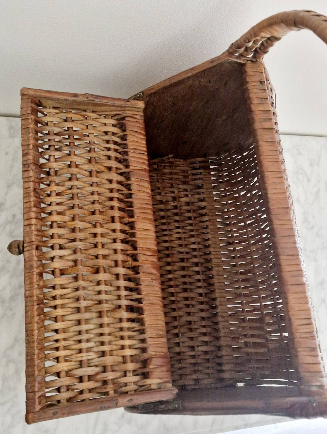 1960s wicker basket handbag