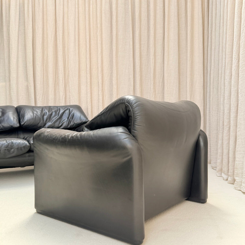 First edition Maralunga set, Vico Magistretti, Cassina, Italy, 1970s.