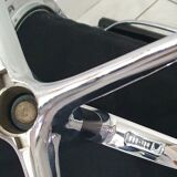 Fauteuil EA208 soft pad Charles et Ray Eames édition Herman Miller