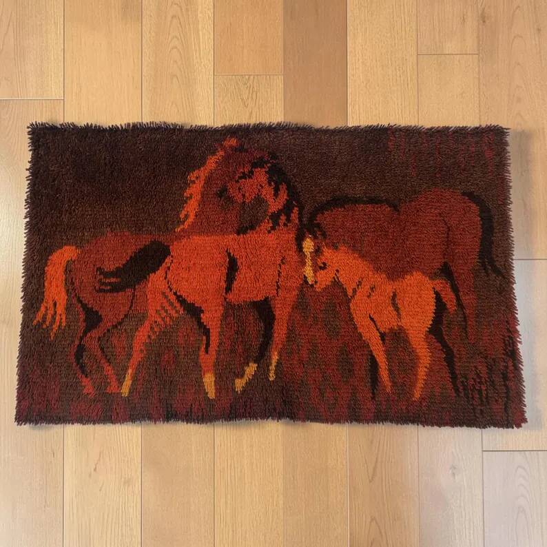 Tapis et tapisserie RYA vintage des années 1970 en marron et orange avec cheval