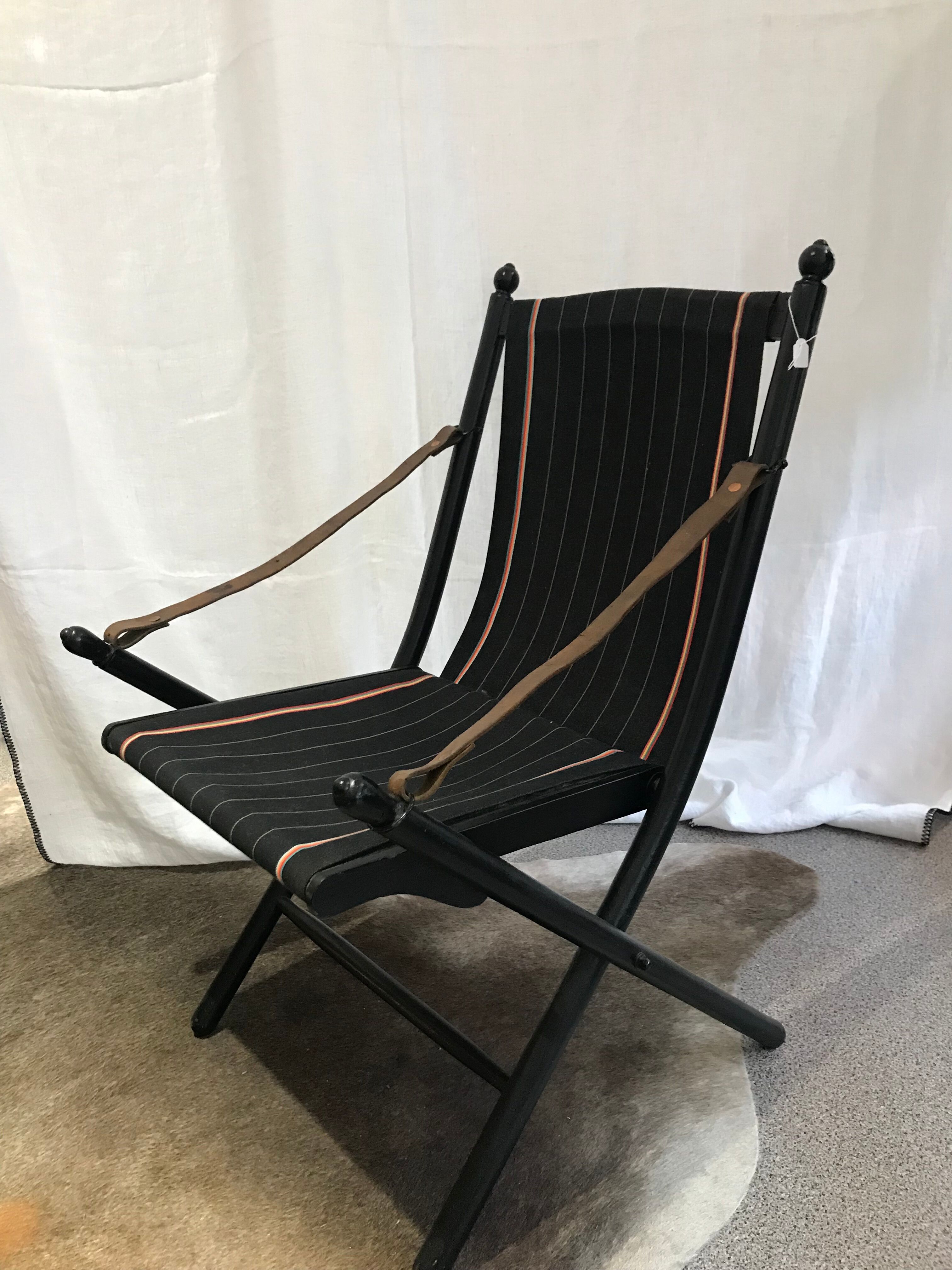 Colonial-style folding armchair
