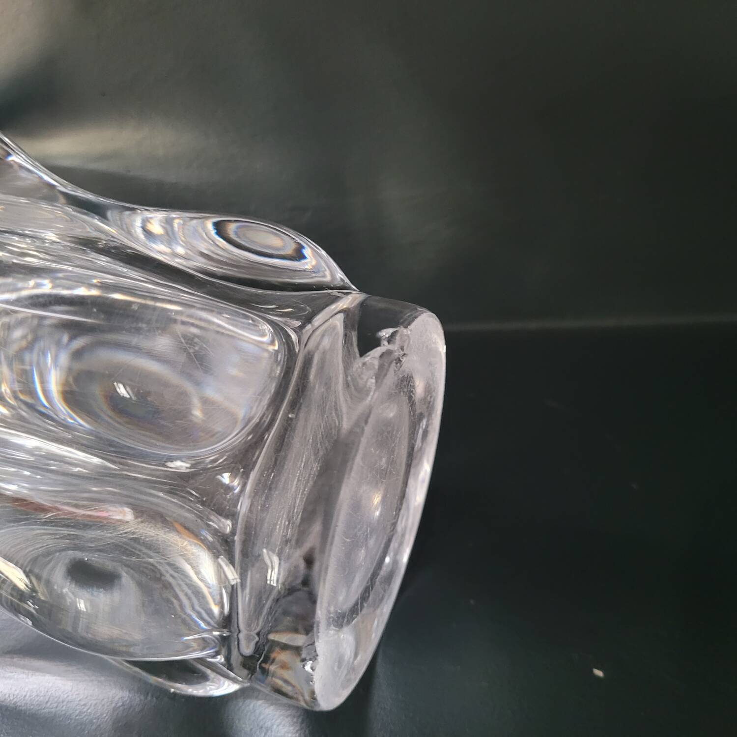 "Head of Giraffe" vase in Vannes Le Châtel crystal
