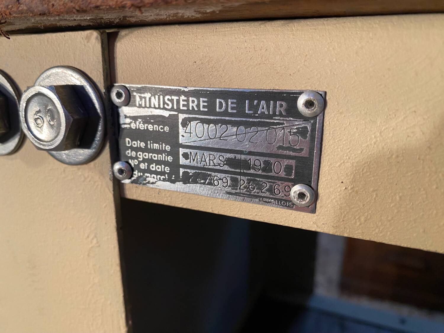 Industrial establishment Air Force Central island workbench