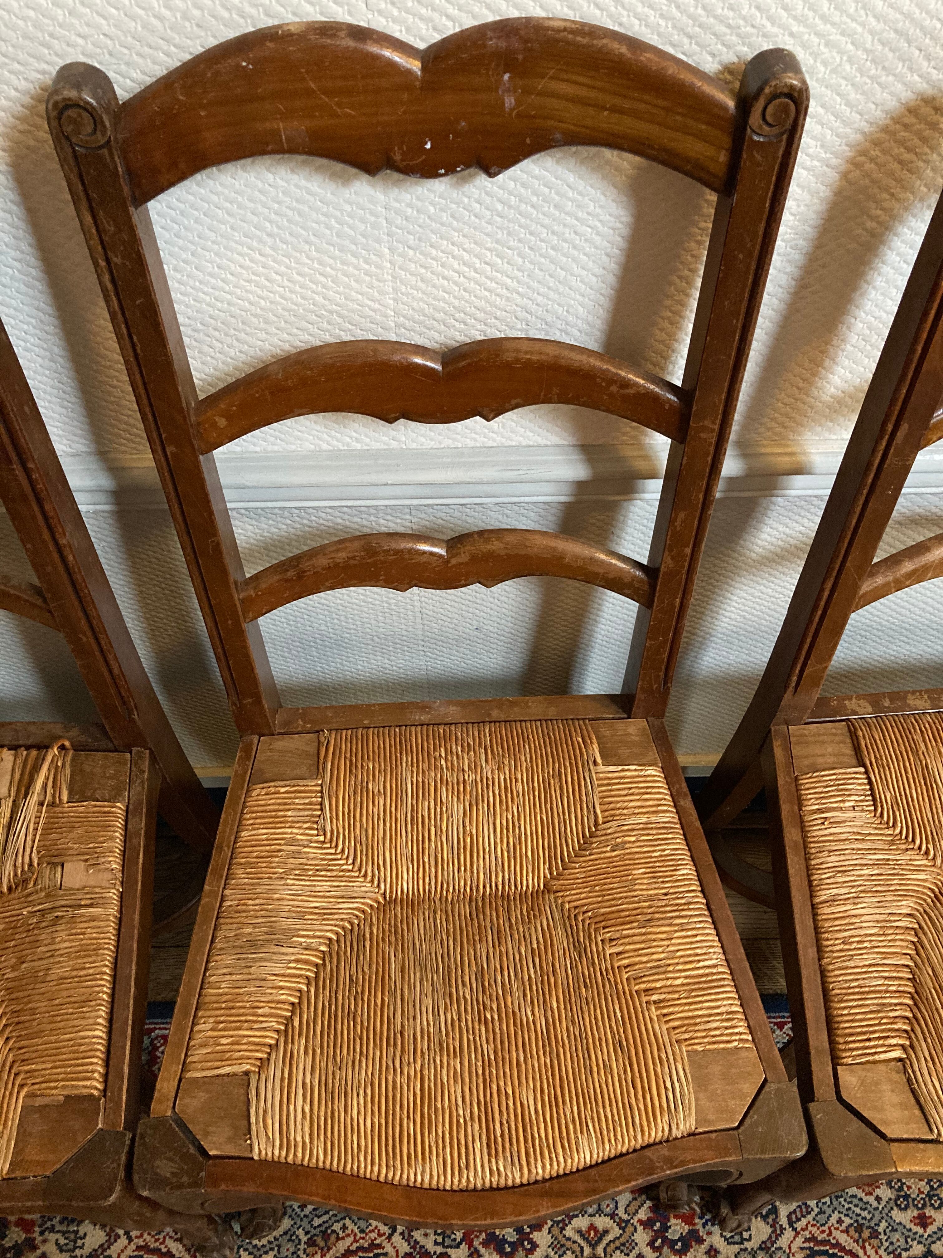 Lot 4 Provencal chairs made of straw and wood