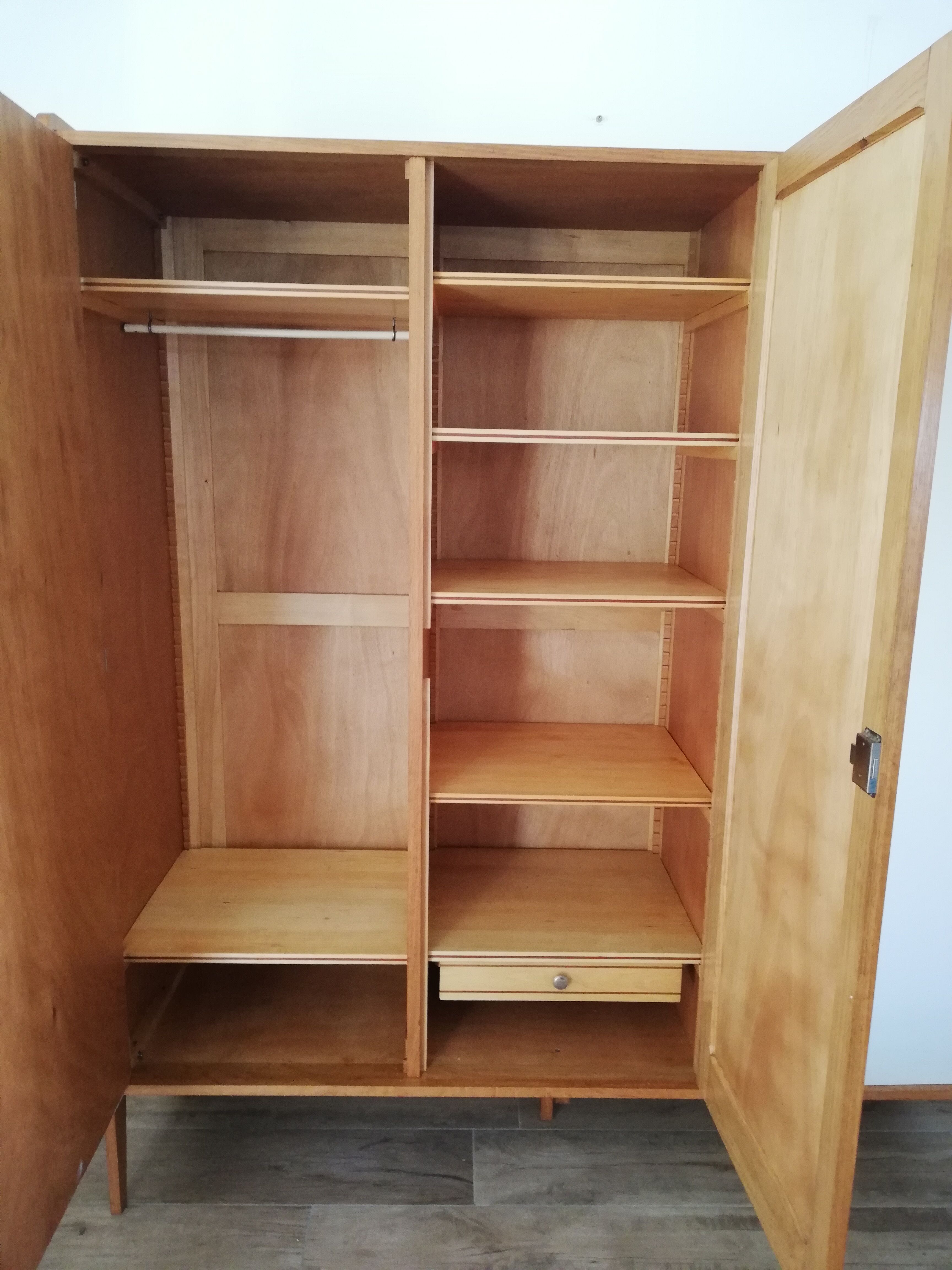 Armoire des années 50 chêne