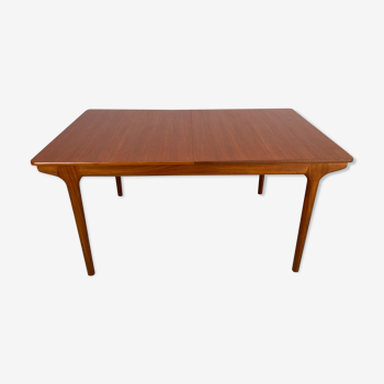 Vintage McIntosh table