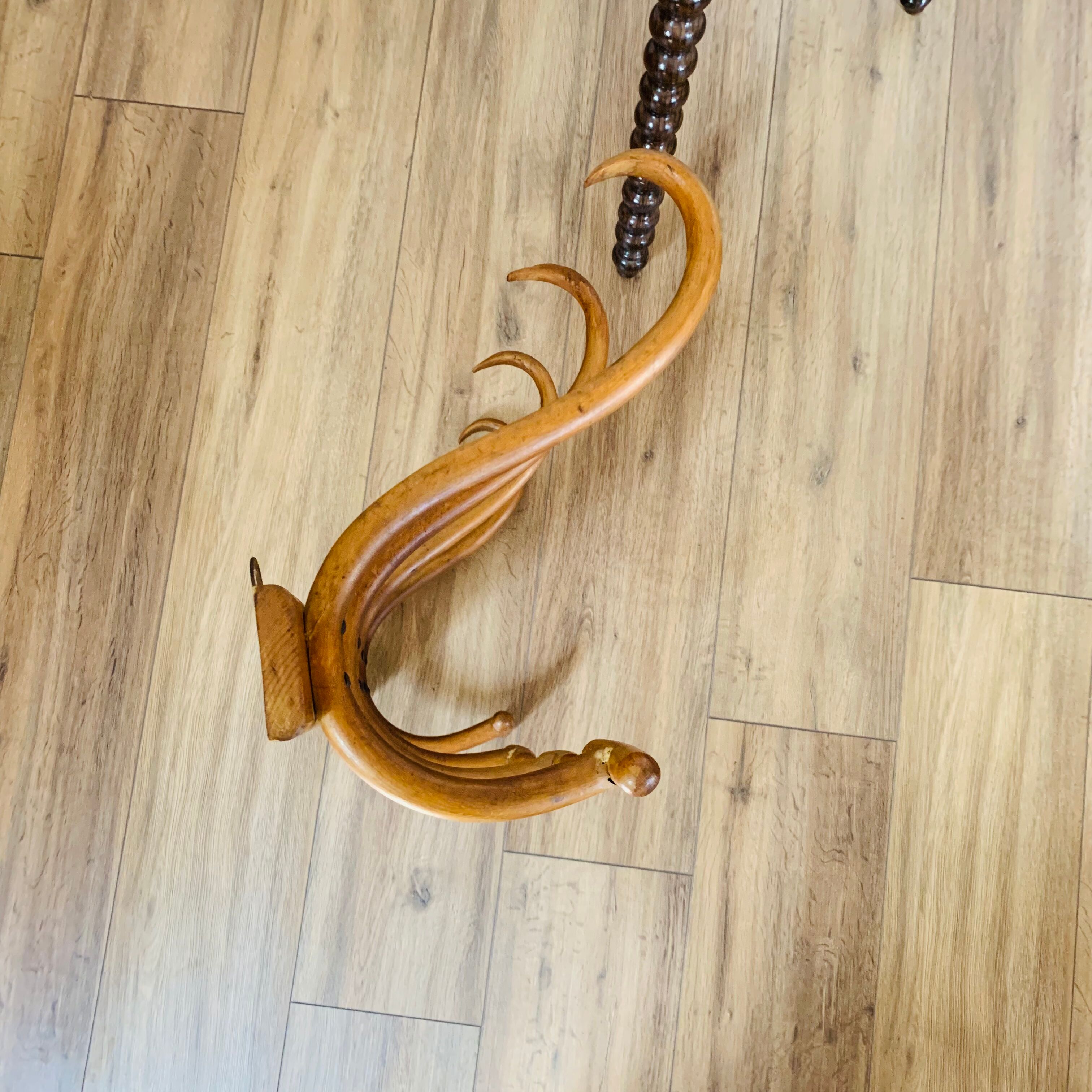 Wall-mounted coat rack 4 hooks