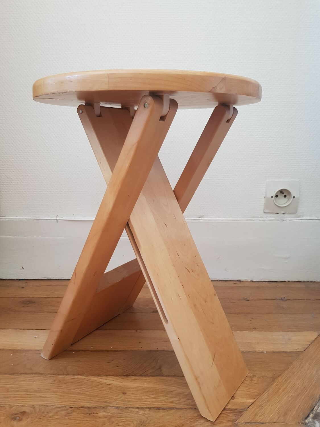 Suzy stool by Adrian Reed