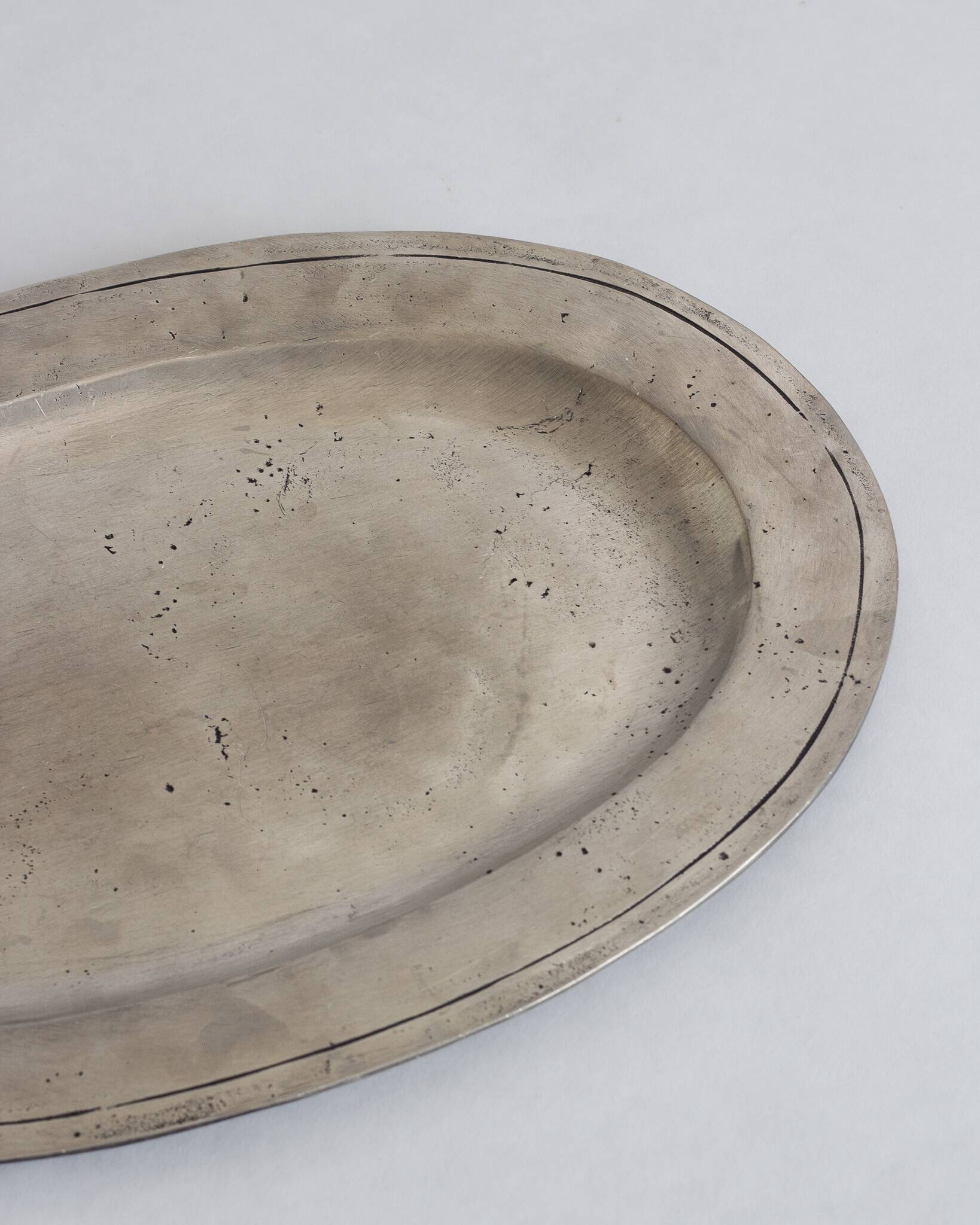 Oval tin platter – Les Étains de Paris – 1960s/70s