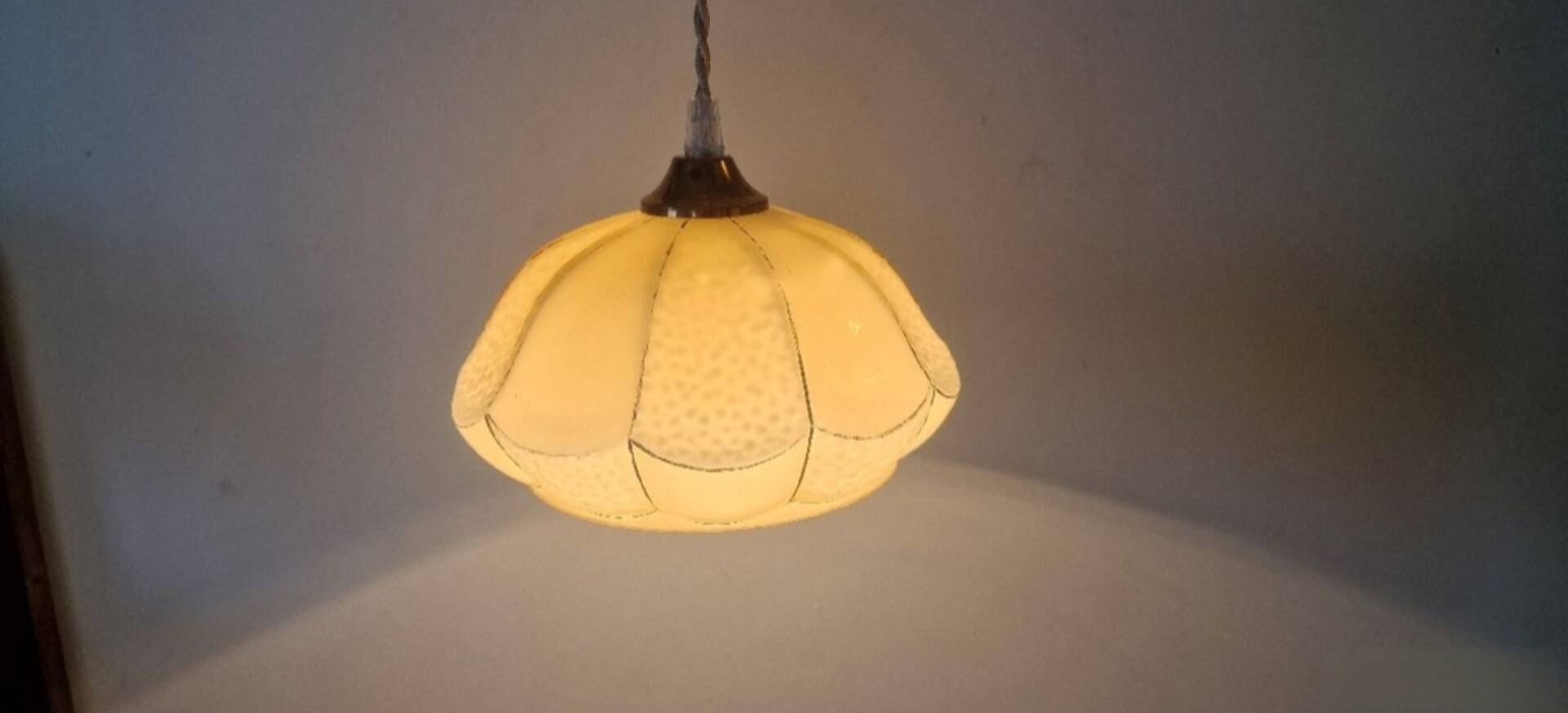 Opaline Art Deco Suspension