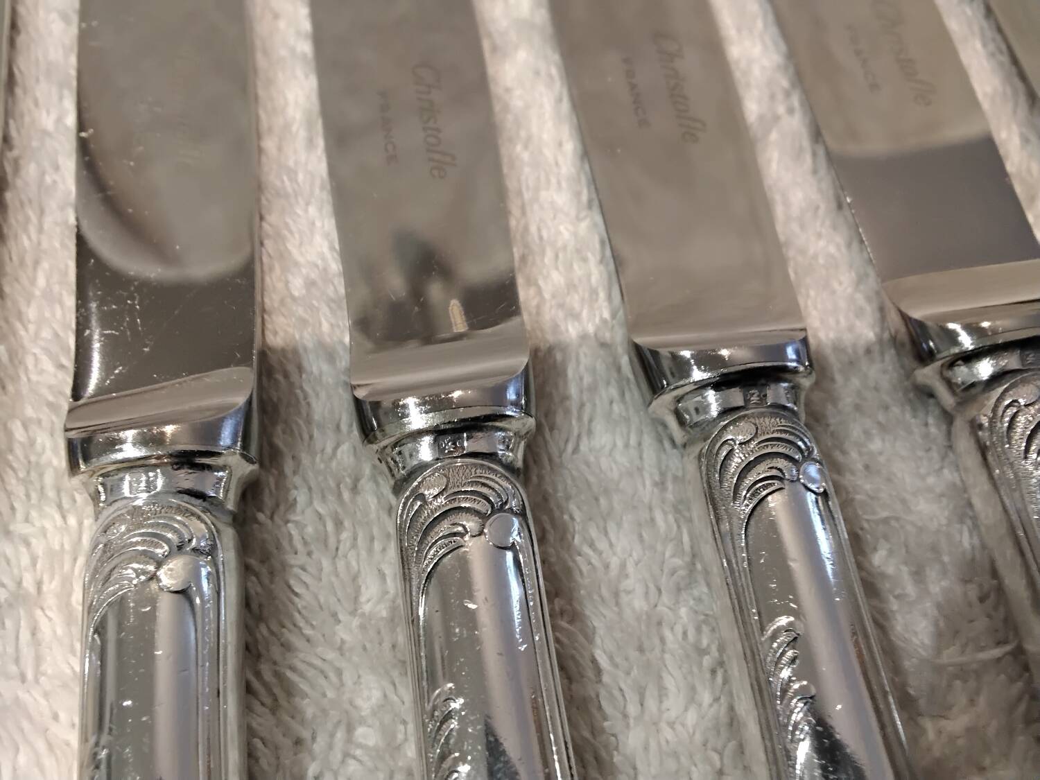 12 Christofle Marly silver plated dessert knives, 19.7cm